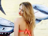 Hailey Clauson w strojach kąpielowych Beach Bunny Swimwear
