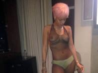 Vanessa Hudgens, Kim Kardashian, Rihanna - kolejne gwiazdy nago na wykradzionych zdjęciach