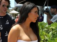 Kim Kardashian odsłoniła piersi w Miami