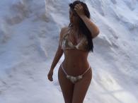 Kim Kardashian pozuje w bikini na śniegu