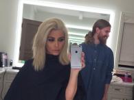 Kim Kardashian przefarbowała się na platynowy blond! 