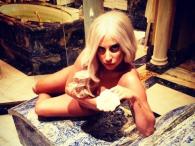 Lady Gaga  niczym syrena na Instagramie 