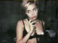 Miley Cyrus znowu prowokuje nagością