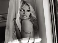Pamela Anderson gwiazdą ostatniego rozbieranego "Playboya"